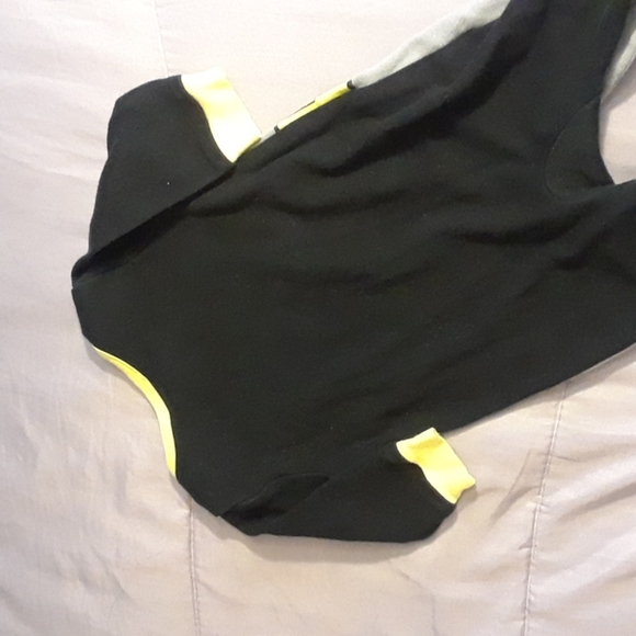 Size 3-6m baby boy Batman footie pyjamas onesie - Picture 10 of 13